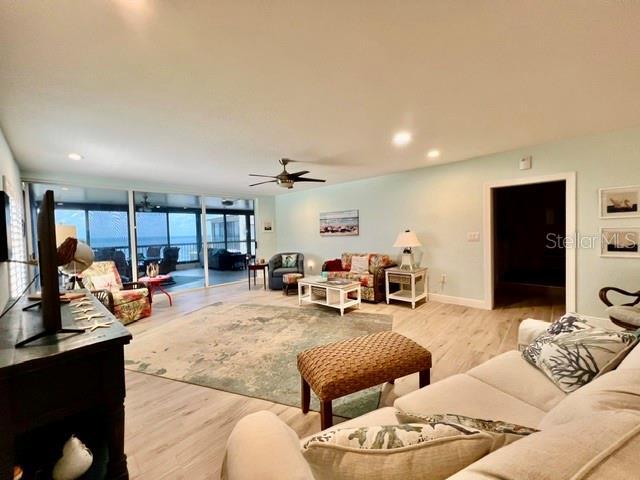 Building Photo - 3280 S Shore Dr
