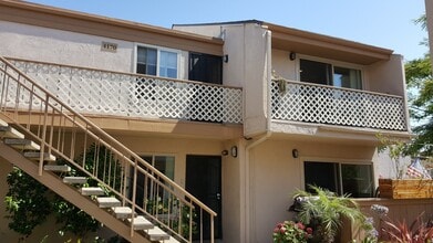 Building Photo - Beautiful Second Floor Condo in Great Area!