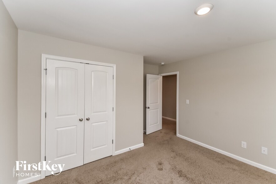 Building Photo - 3006 Chris Cir