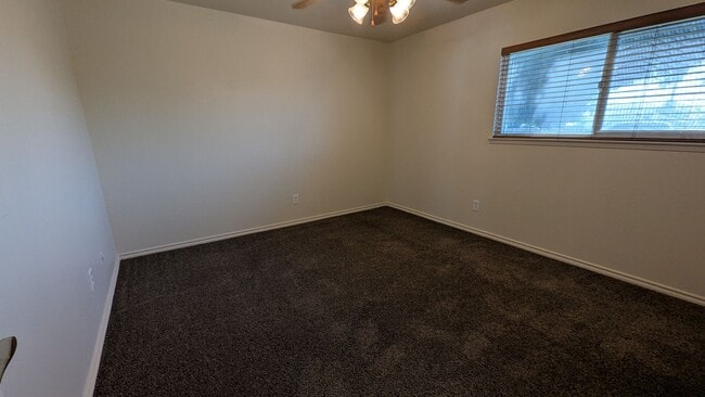 Building Photo - Immaculate 2 Bedroom 2 Bath Home