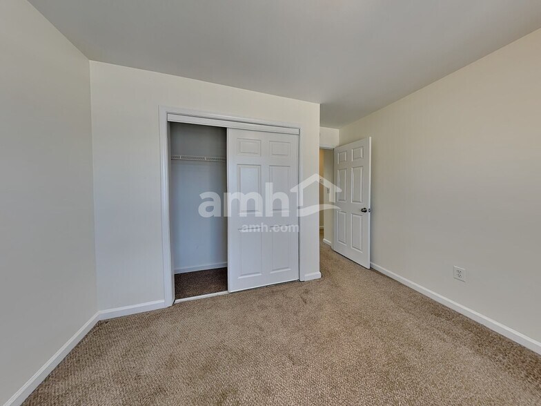 Building Photo - 750 Brooks Rd