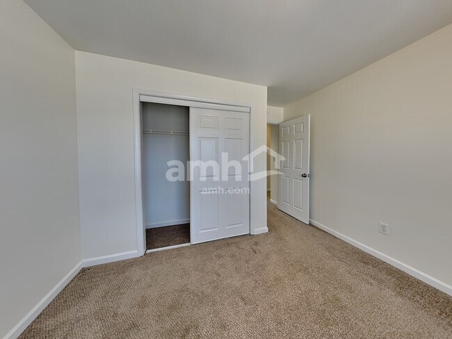 Building Photo - 750 Brooks Rd