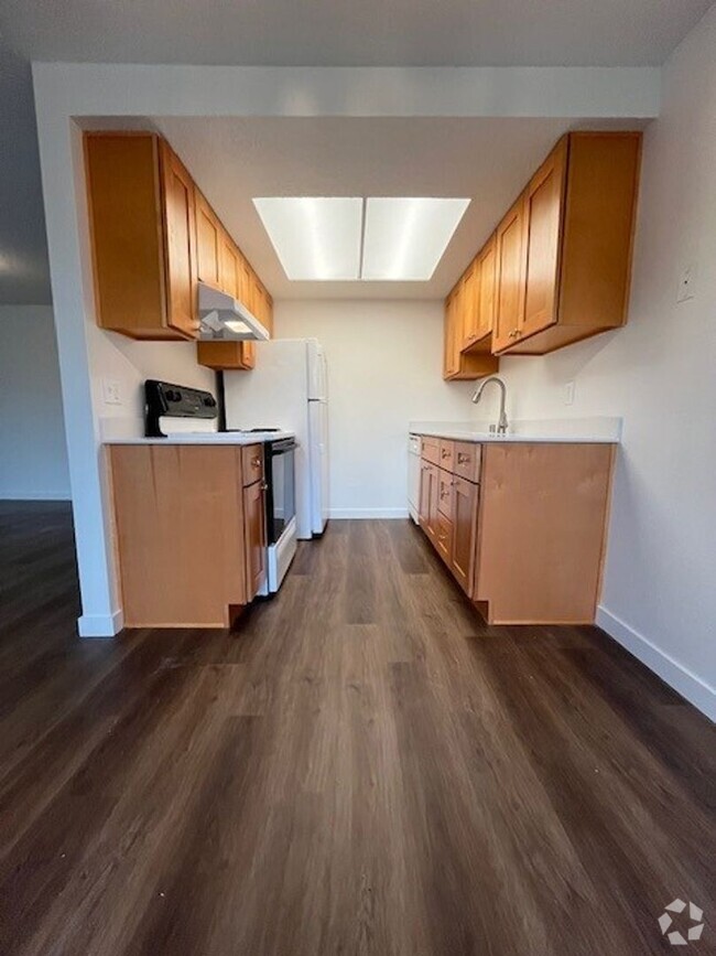 Building Photo - Twin Firs - 1bed/1bath - Lynnwood - Renova...
