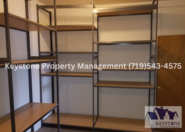 Building Photo - 886 S Dante Dr