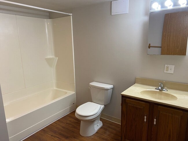 Building Photo - 4 bed 2 bath single family home in Merrill