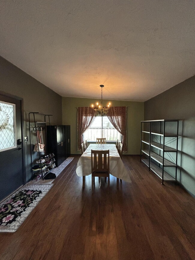 Building Photo - Charming 3-Bedroom Haven with 2 Baths & 1700 Sq Ft of Comfort in Moscow, ID!