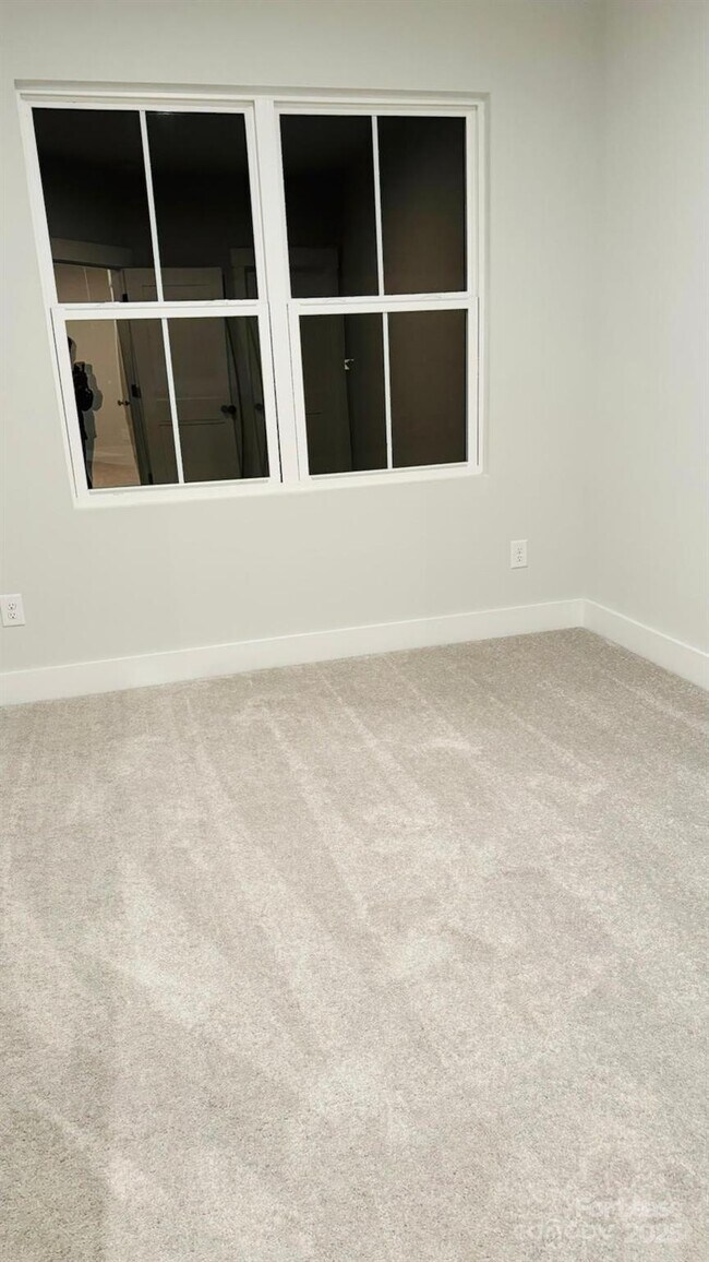 Building Photo - 9508 Munsing Dr