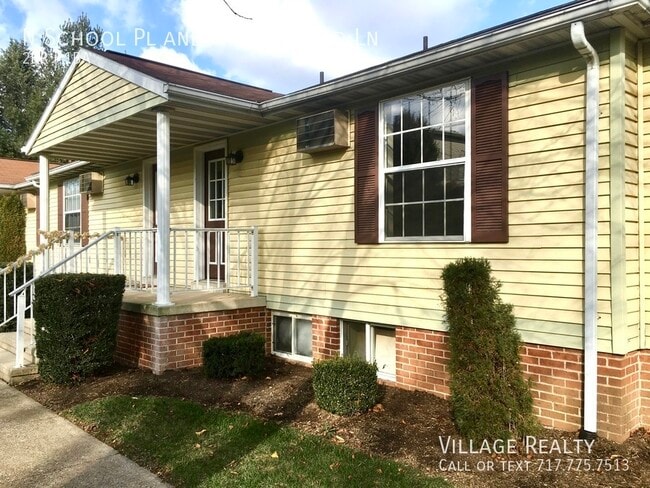 Building Photo - 305 N School Pl