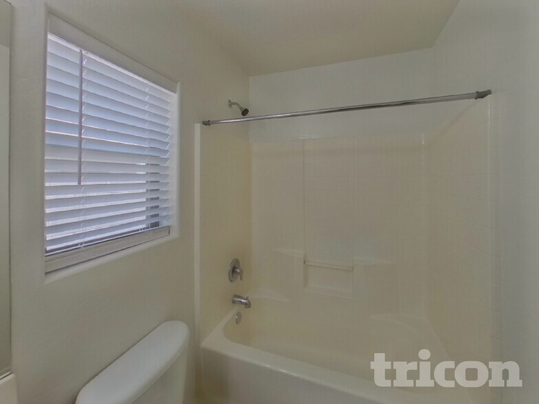 Building Photo - 3728 W Fremont Rd.