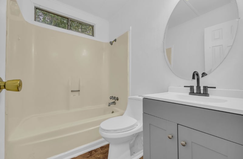 Building Photo - 303 Martin Cir