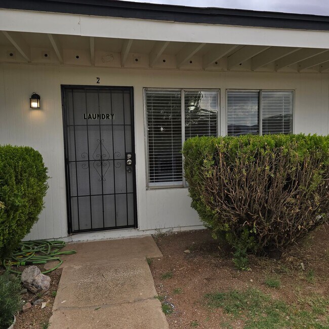 Building Photo - Cozy Studio in Sunsites/Pearce