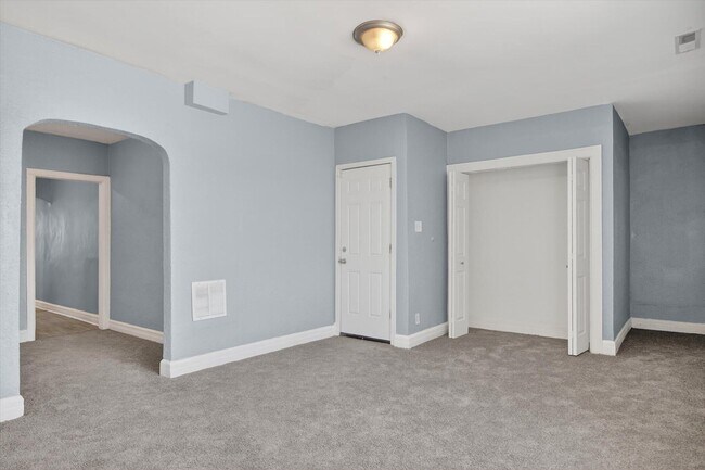 Building Photo - 3825 Waverly St
