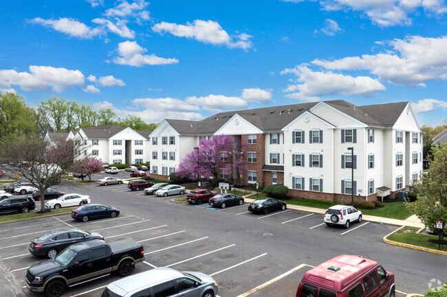 Building Photo - Bradford Pointe Apartments