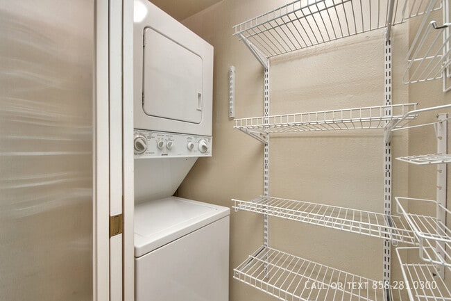 Building Photo - 9322 Twin Trails Dr