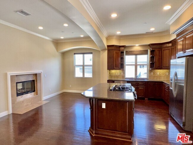 Building Photo - 3844 Tilden Ave