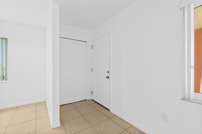 Building Photo - 2258 S Daytona Ave