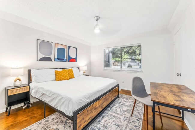 Building Photo - 500 S Congress Ave