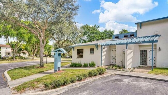 Primary Photo - 4029 SW 68th Way