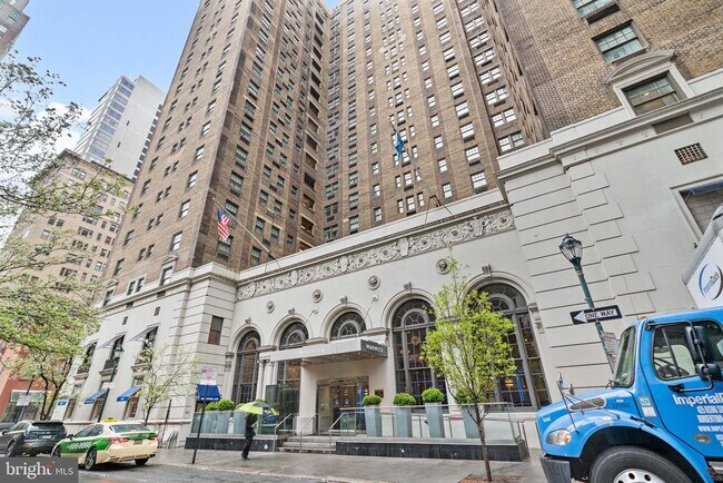 Building Photo - 1701 Locust St