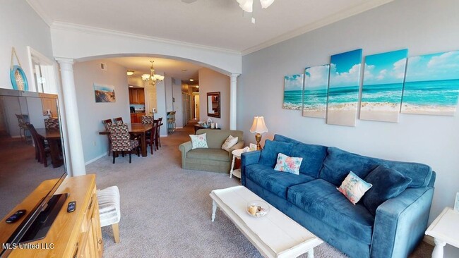 Building Photo - 2228 Beach Dr