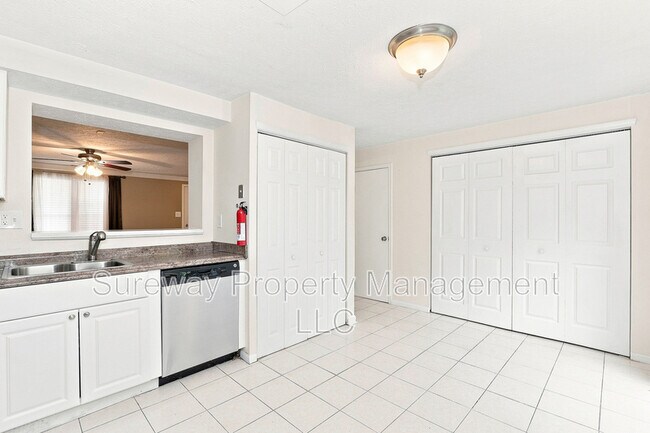 Building Photo - 21 Waterview Ct