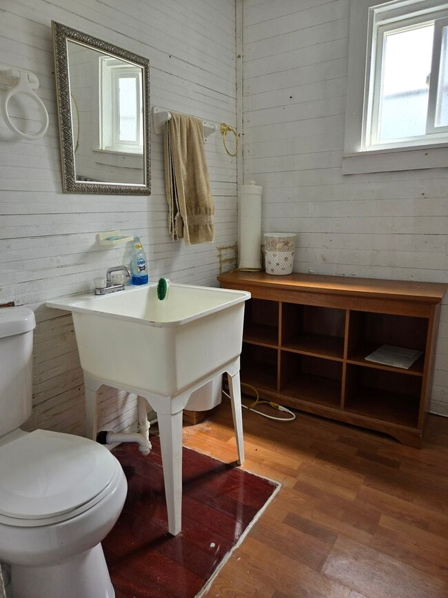 Building Photo - Montesano Historic Home for Rent