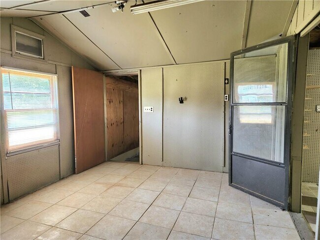 Building Photo - 2320 GA-20