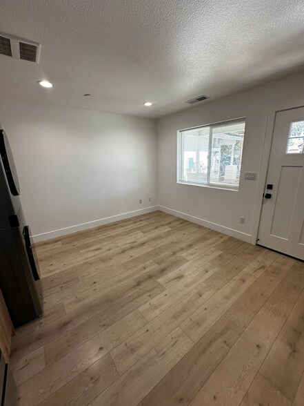 Building Photo - 806 Nogales St