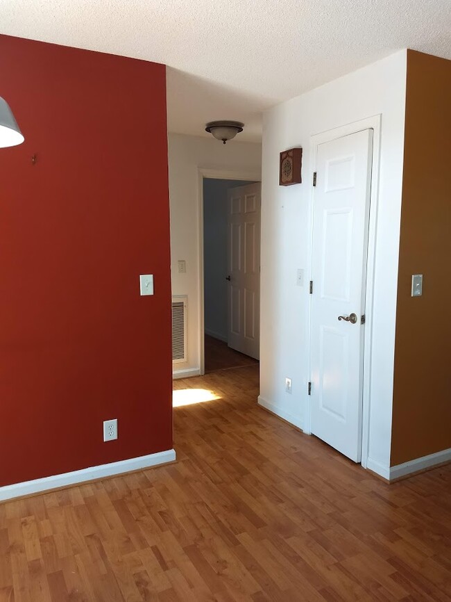 Building Photo - 104 Sheffield Dr