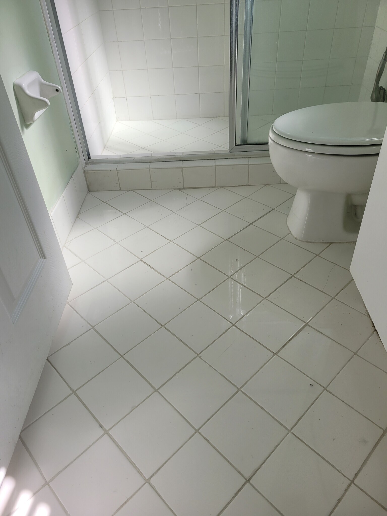 master bathroom - 3365 NE 14th Dr