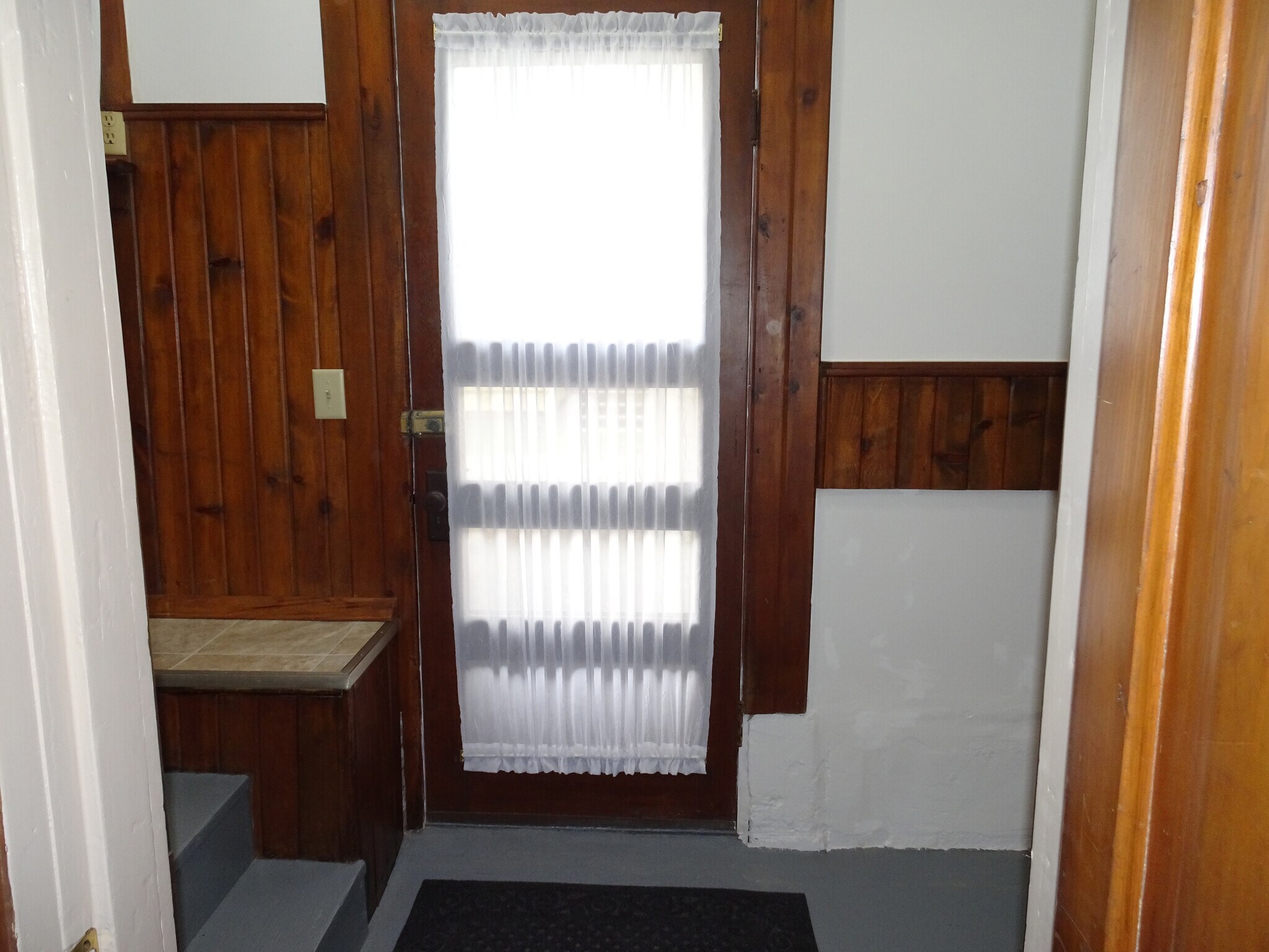 Building Photo - 415 E Lima St