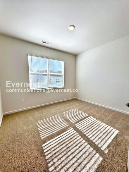 Building Photo - 813 Washington St