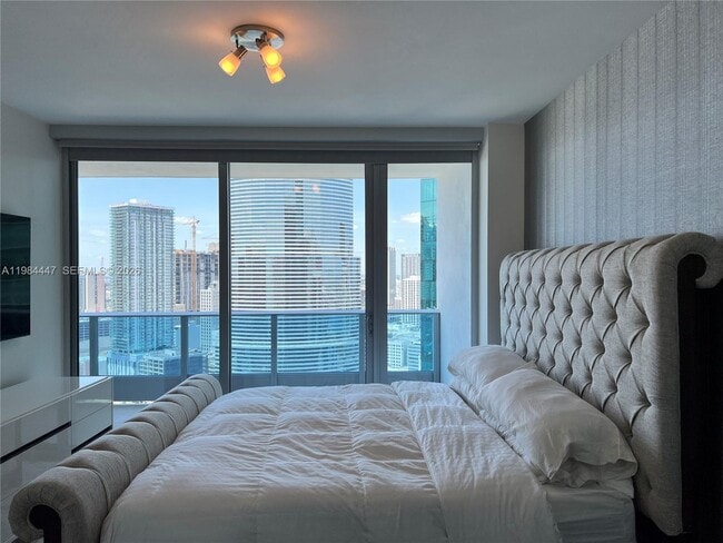 Building Photo - 200 Biscayne Blvd Way