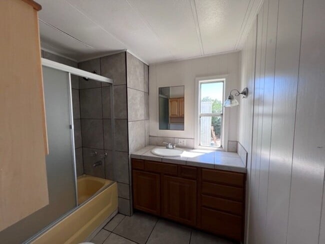 Building Photo - 1288 Pima Way
