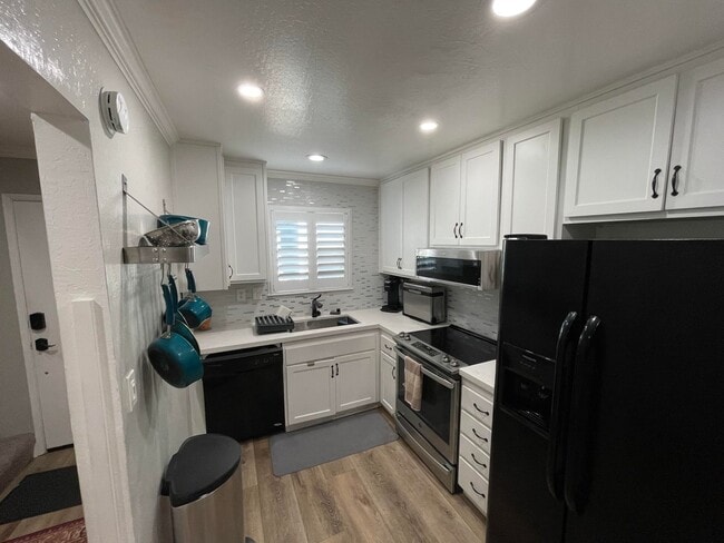 Building Photo - 2 Bed 1.5 Bath Townhome In Martinez