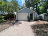 Building Photo - 2/1.5 Pet Friendly House With Fenced Yard ...