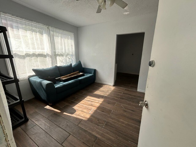 Building Photo - 1602 Wambolt St