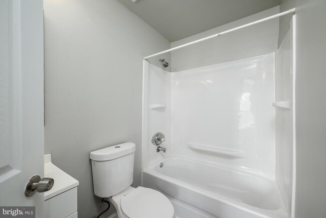 Building Photo - 105 Brenwick Ct
