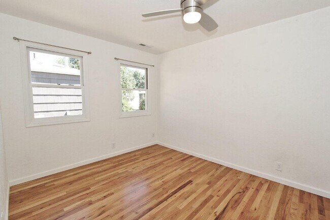 Building Photo - Single-Level Home Nestled in the North End