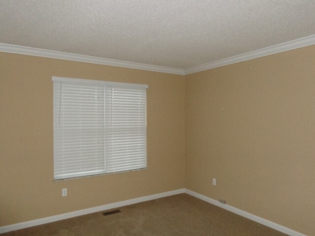Building Photo - 7525 Saddlebrooke Dr