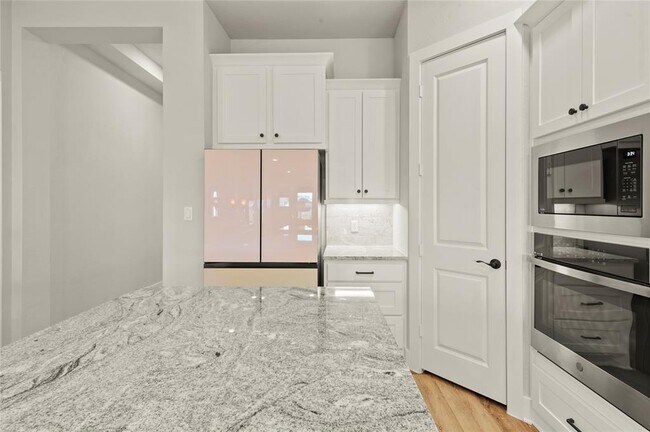 Building Photo - 111 Chinaberry Bnd