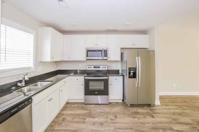 Building Photo - 116 Rowan St