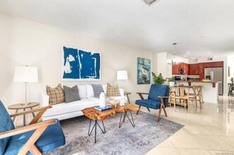 Building Photo - Spacious 4BR/4BA Tri-Level Coastal Townhome | 2 Car Garage | Washer & Dryer | Point Loma