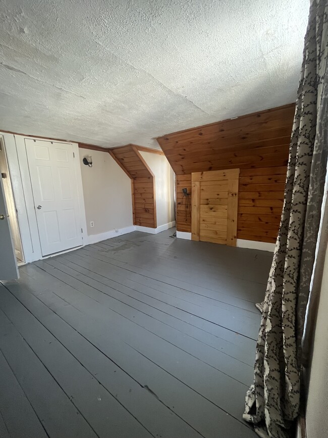 Front bedroom with two closets - 94 Woodford St