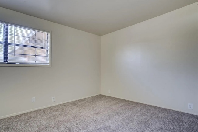 Building Photo - Wonderful 3/2 in Central Lubbock!