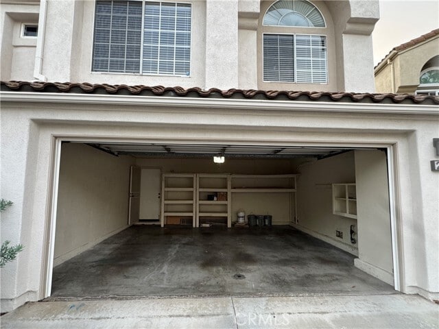 Building Photo - 27 Alcoba