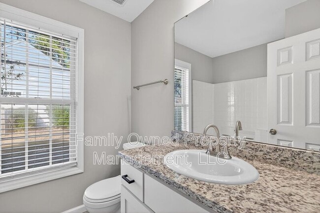 Building Photo - 123 Thousand Oaks Cir