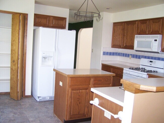 Building Photo - 8668 Chancellor Dr