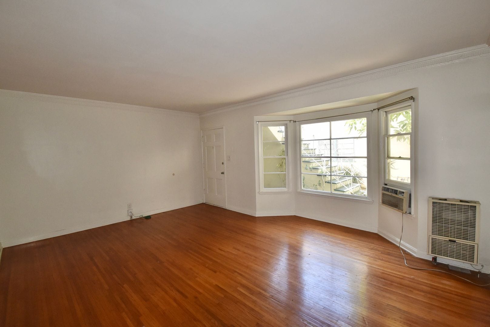 Building Photo - 4224 Los Feliz Blvd