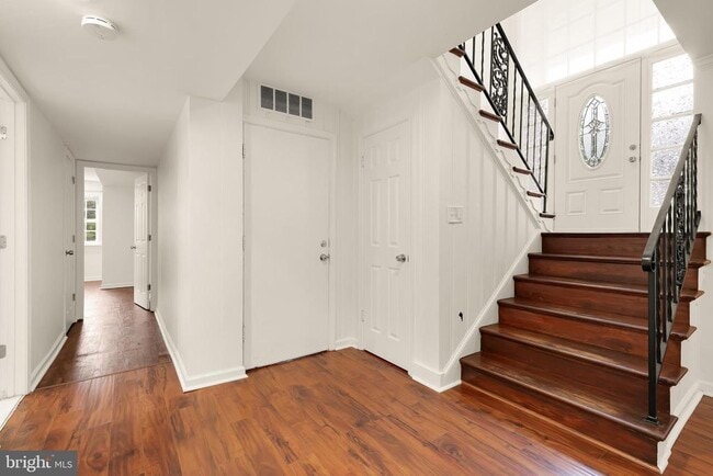 Building Photo - 6203 Hardy Dr